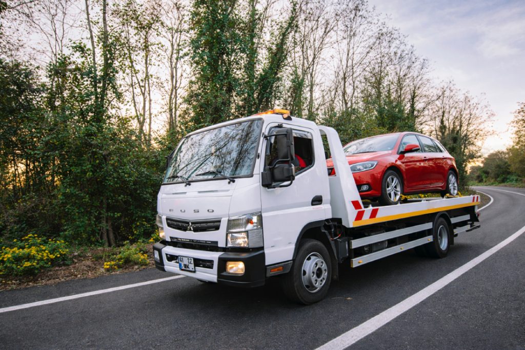 İstanbul oto çekici aracı ile arızalı otomobilin güvenli şekilde taşınması – 7/24 acil yol yardım ve araç kurtarma hizmeti